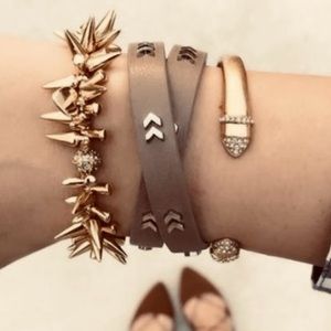 STELLA & DOT CHEVRON LEATHER AND GOLD WRAP BRACELET